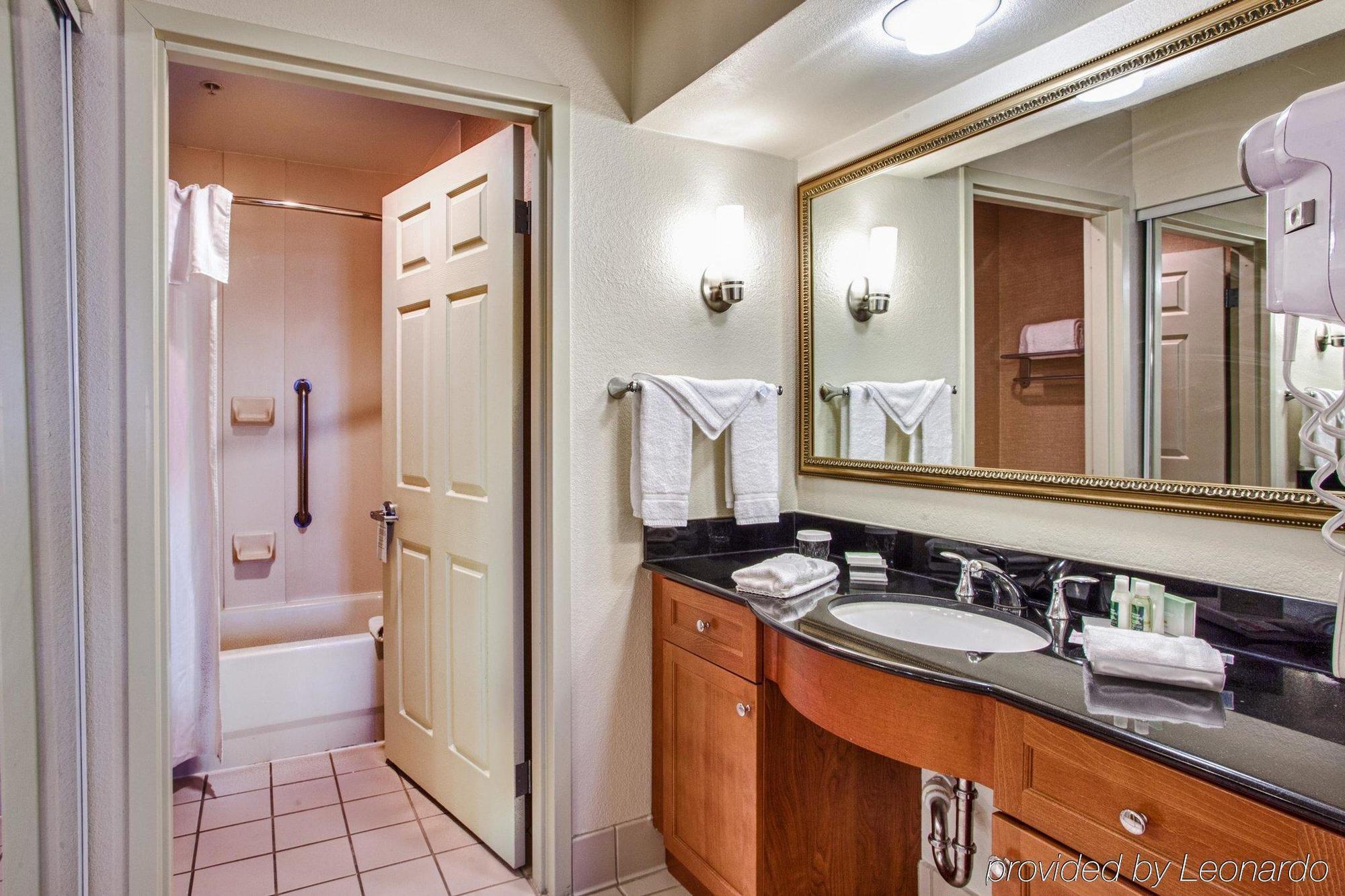 Homewood Suites By Hilton Dallas-Park Central Area Eksteriør billede